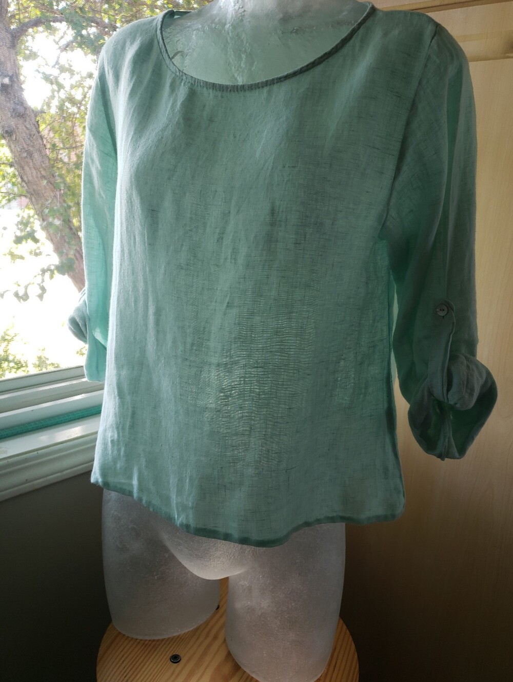 Light Green Women's Roll-Sleeve Blouse
